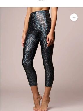 Emily Hsu Designs Iridescent Black and Blue Scale-Print Leggings